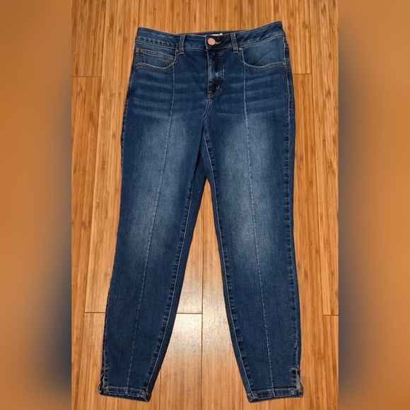 NWOT Maurcies Everflex Blue Jeans - Picture 1 of 10